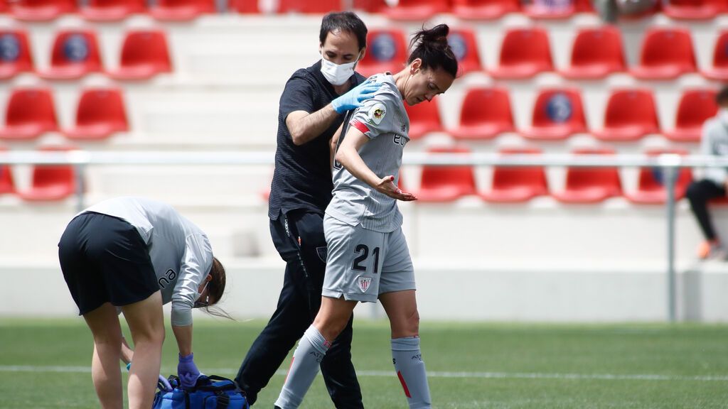 EuropaPress_3711700_vanesa_gimbert_acosta_of_athletic_club_hurts_during_the_spanish_women