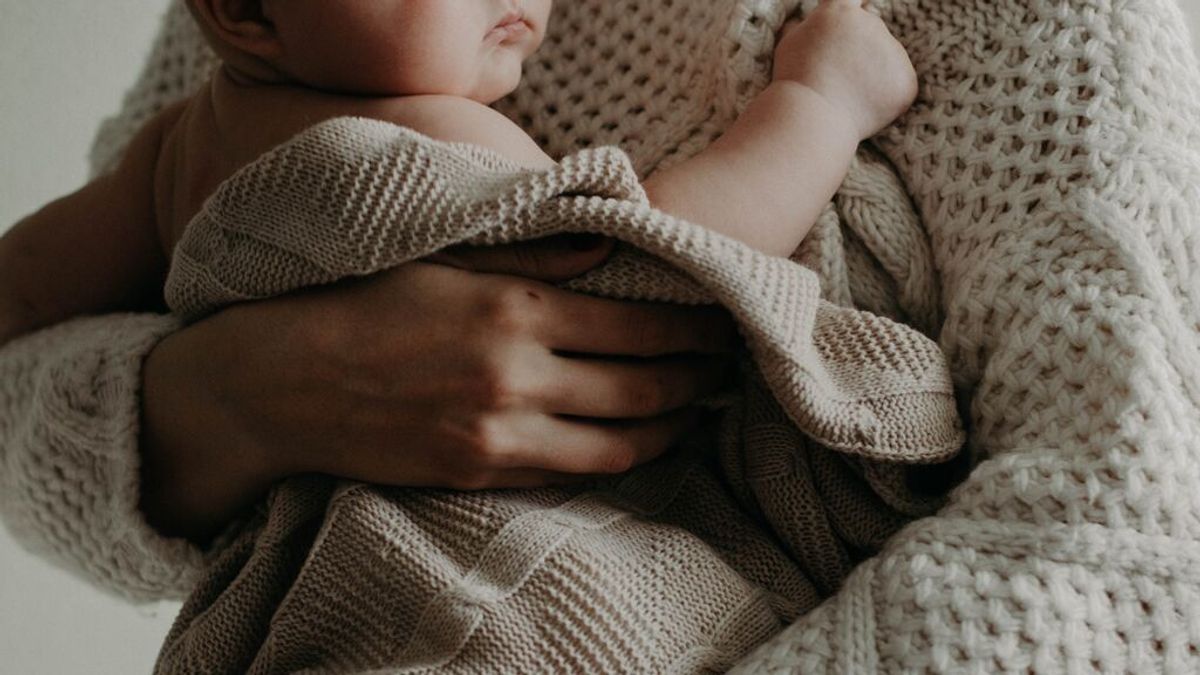 Dos años de cárcel por obligar a mendigar a una menor con su bebé en Córdoba Dos años de cárcel por obligar a mendigar a una menor con su bebé en Córdoba