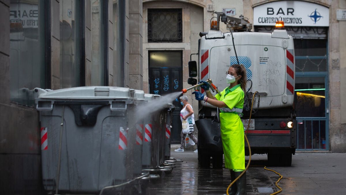Cuenta atrás para la huelga de la limpieza en Barcelona: el ayuntamiento pide no sacar la basura Cuenta atrás para la huelga de la limpieza en Barcelona: el ayuntamiento pide no sacar la basura