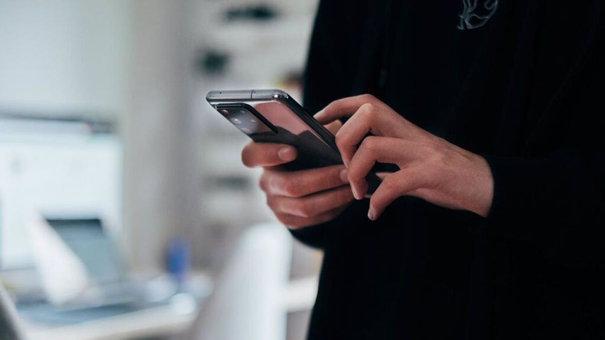 La Guardia Civil identifica a treces estafadores amorosos de internet que llegaron a robar más de 250 000 euros La Guardia Civil identifica a treces estafadores amorosos de internet que llegaron a robar más de 250 000 euros