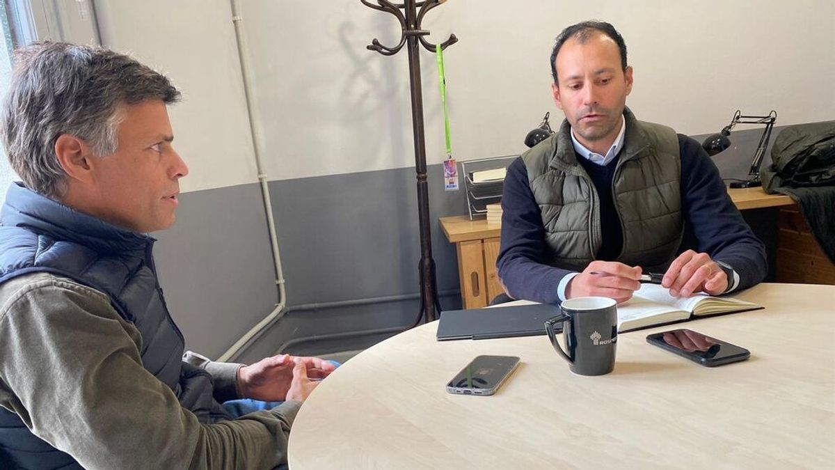 El opositor venezolano Rolando Figueroa suplica a España que reconsidere su extradición: "Es un tema de vida o muerte" El opositor venezolano Rolando Figueroa suplica a España que reconsidere su extradición: "Es un tema de vida o muerte"