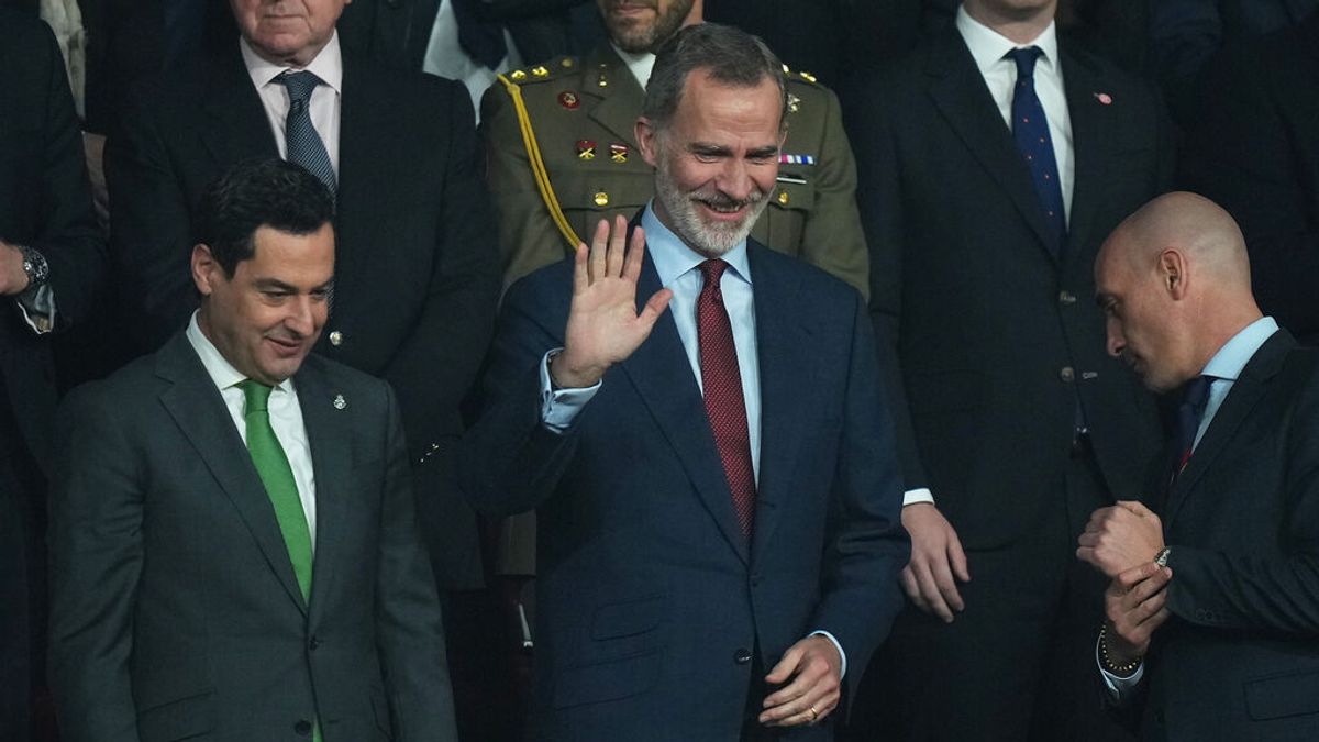 Rubiales asiste a la copa del Rey: "He recibido muchas muestras de cariño" Rubiales asiste a la copa del Rey: "He recibido muchas muestras de cariño"