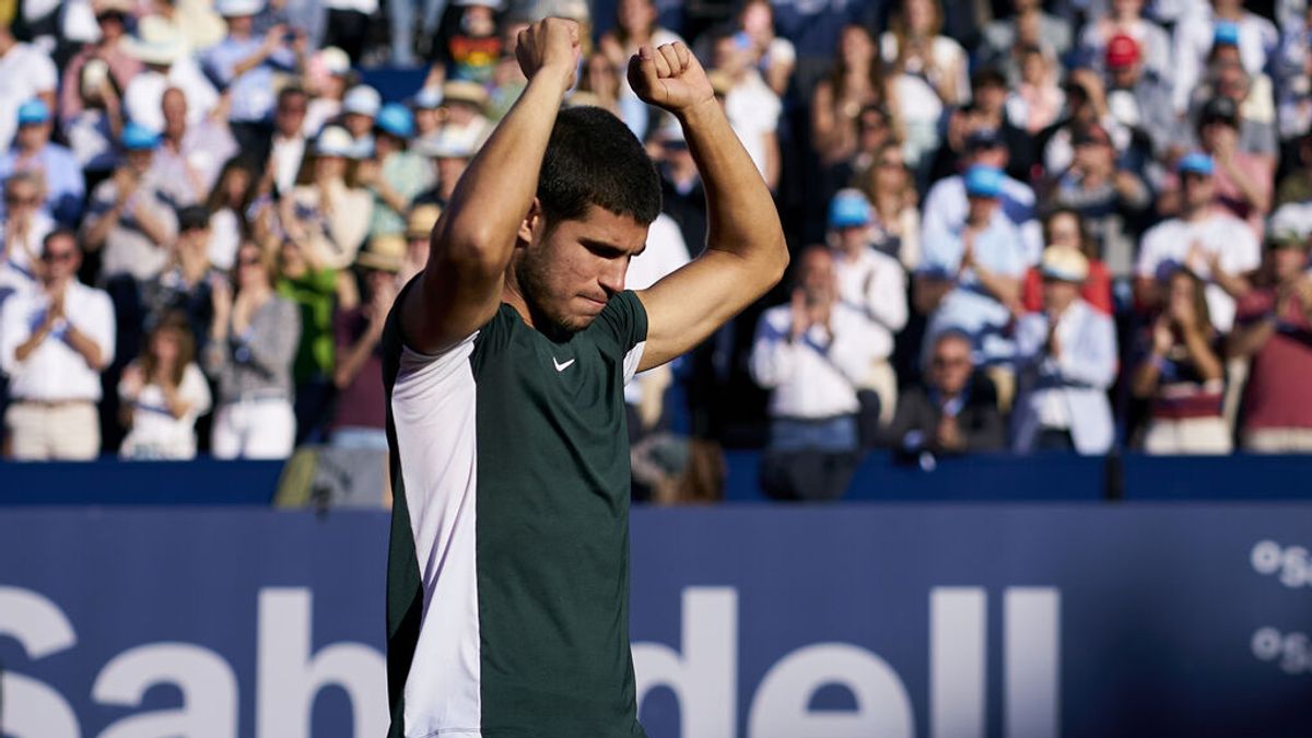 Un Alcaraz en estado de gracia bate a Carreño en la final del Godó Un Alcaraz en estado de gracia bate a Carreño en la final del Godó
