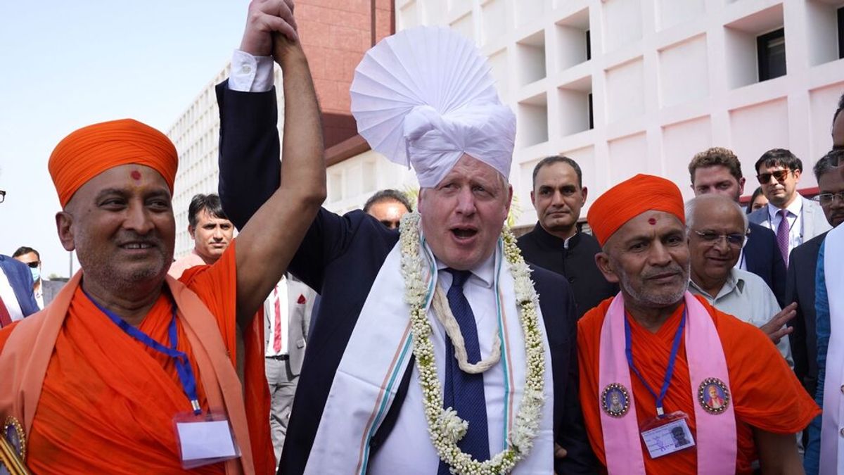Boris Johnson visita India en un viaje plagado de concesiones, urgencias y torpezas