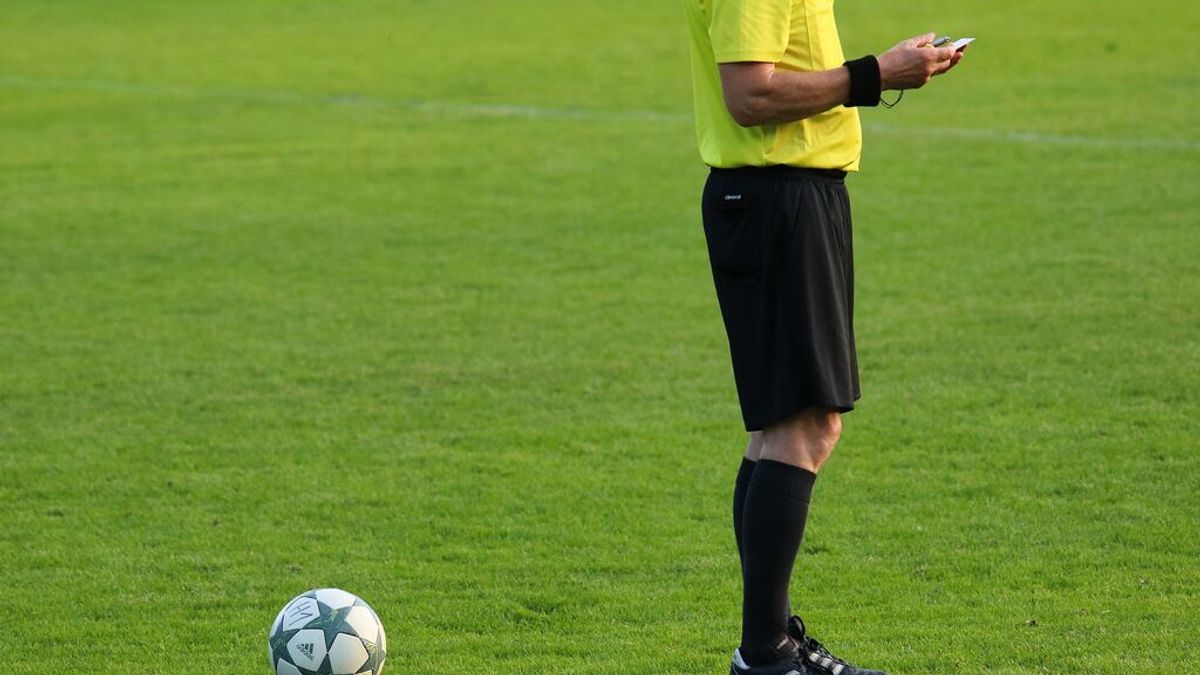 ¿Cuánto cobra un árbitro español de fútbol?