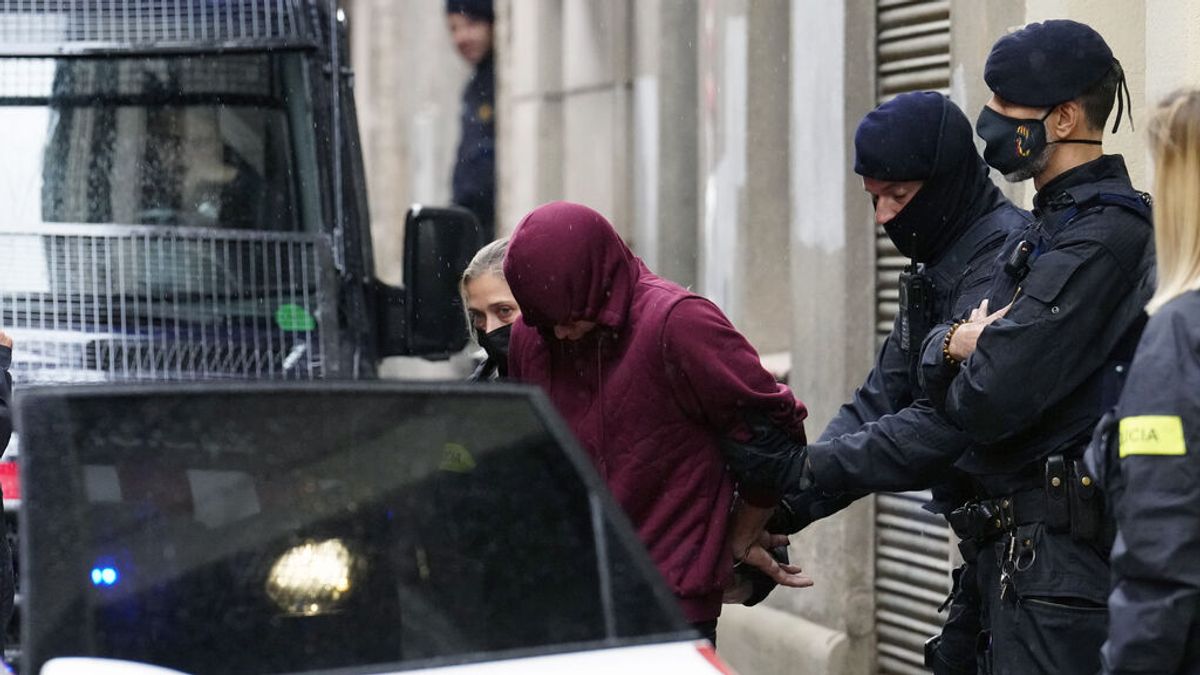 El joven detenido por la violación de Igualada le quitó el abrigo a la víctima y se lo regaló a su exnovia