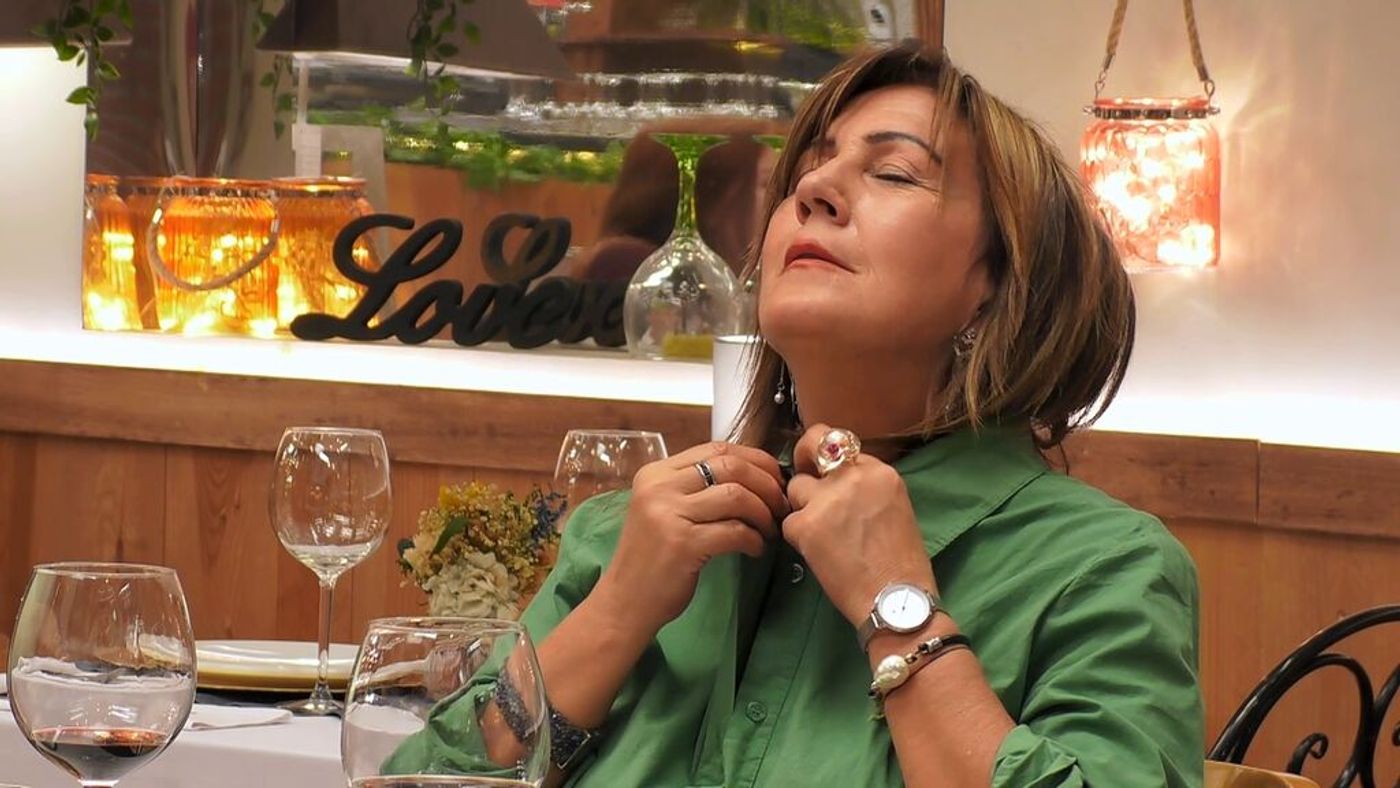 Elisabeth: “Yo nunca me he fijado en ‘el bulto’ de un hombre” First Dates 2022 Top Videos 800