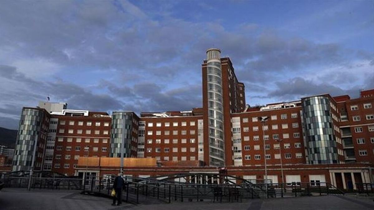 Un joven en estado crítico tras ser agredido con botellas rotas en Getxo Un joven en estado crítico tras ser agredido con botellas rotas en Getxo