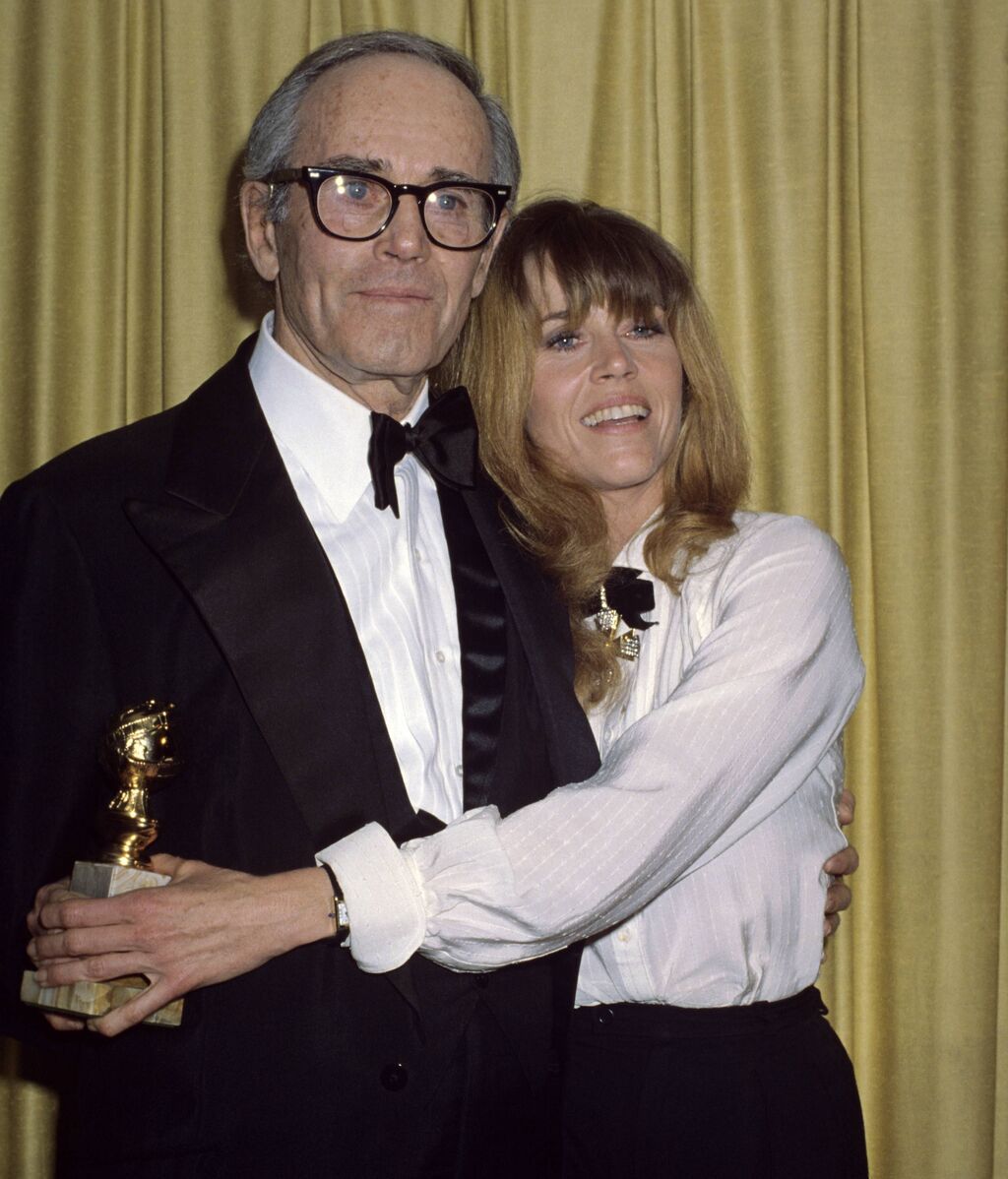 Jane Fonda y su padre Henry Fonda en la ceremonia de los Globos de Oro de 1986.