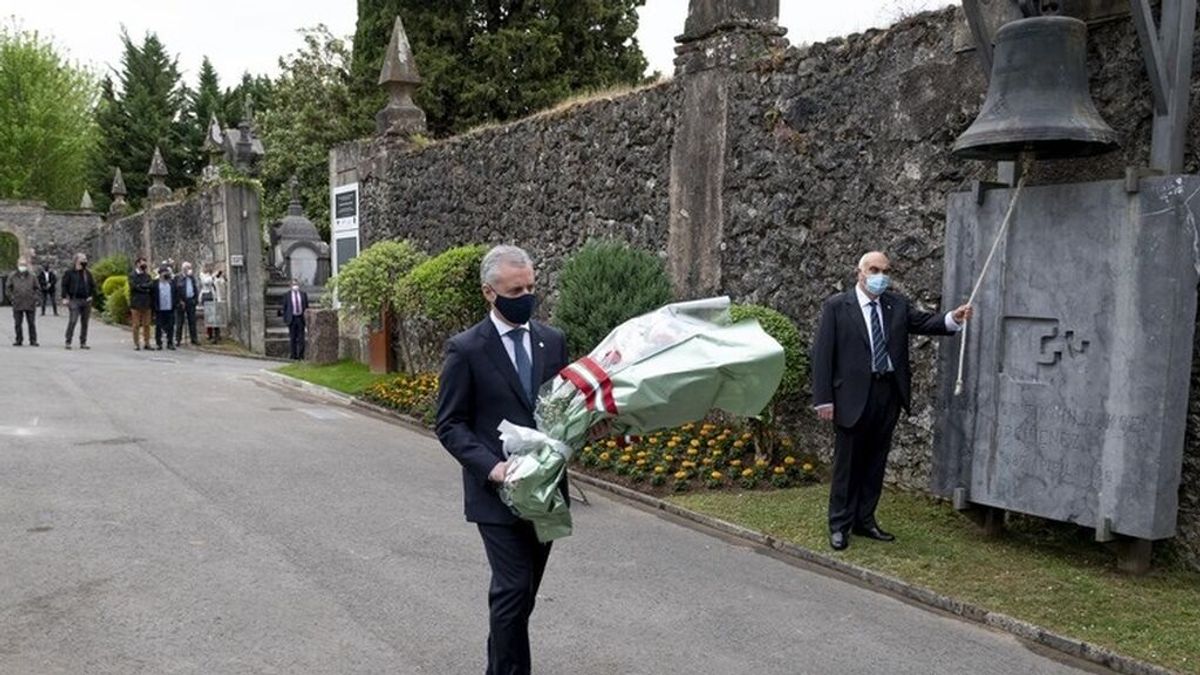 Gernika conmemora el 85 aniversario del Bombardeo con la asitencia de la Embajada de Ucrania Gernika conmemora el 85 aniversario del Bombardeo con la asitencia de la Embajada de Ucrania