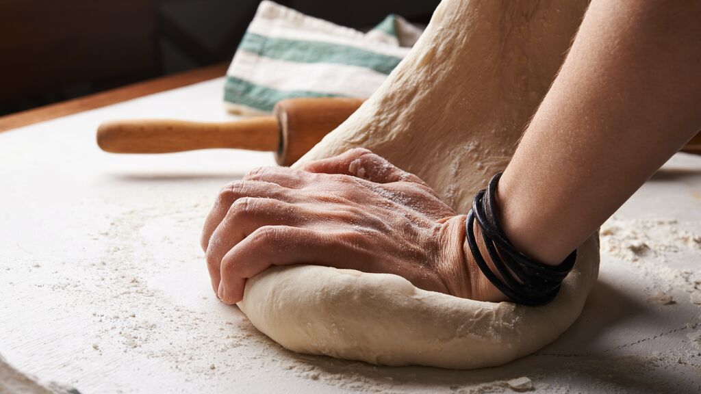 Cómo hacer pan tradicional: una recta sencilla que encantará a toda la familia