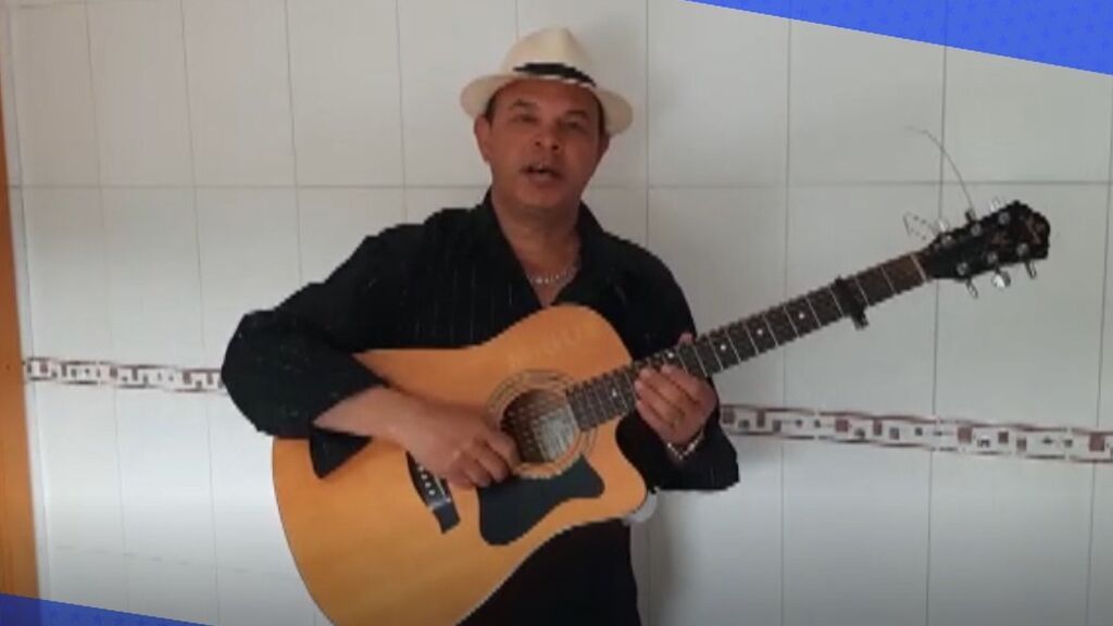Alberto Delisle, 51 años, de Guipúzcoa: cantante
