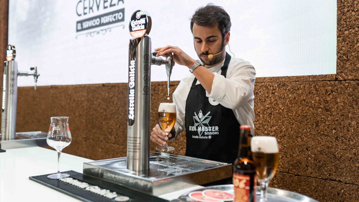 Gustavo Rey, hostelero de Ribadumia, mejor tirador de cerveza de España Gustavo Rey, hostelero de Ribadumia, mejor tirador de cerveza de España