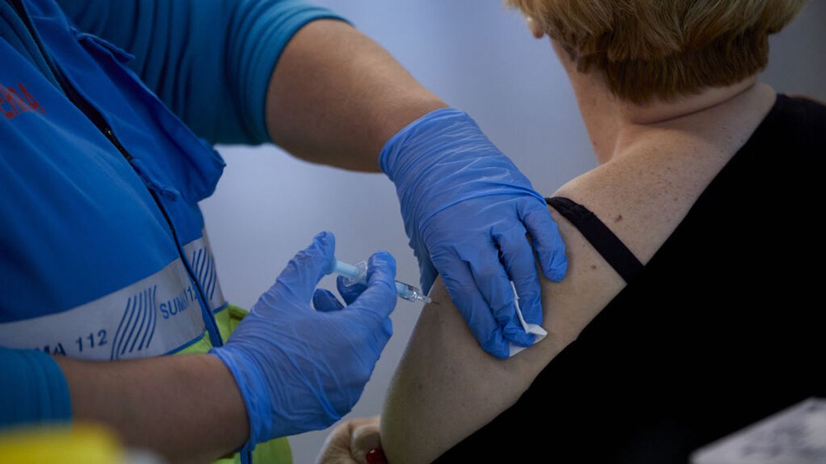 Los vacunados con AstraZeneca y Janssen tienen un menor riesgo de reinfección por Covid Los vacunados con AstraZeneca y Janssen tienen un menor riesgo de reinfección por Covid