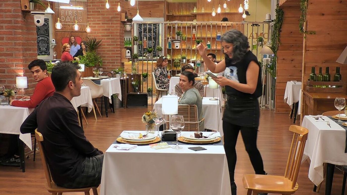 Beatriz sorprende a su cita con un poema First Dates 2022 Top Vídeos 802