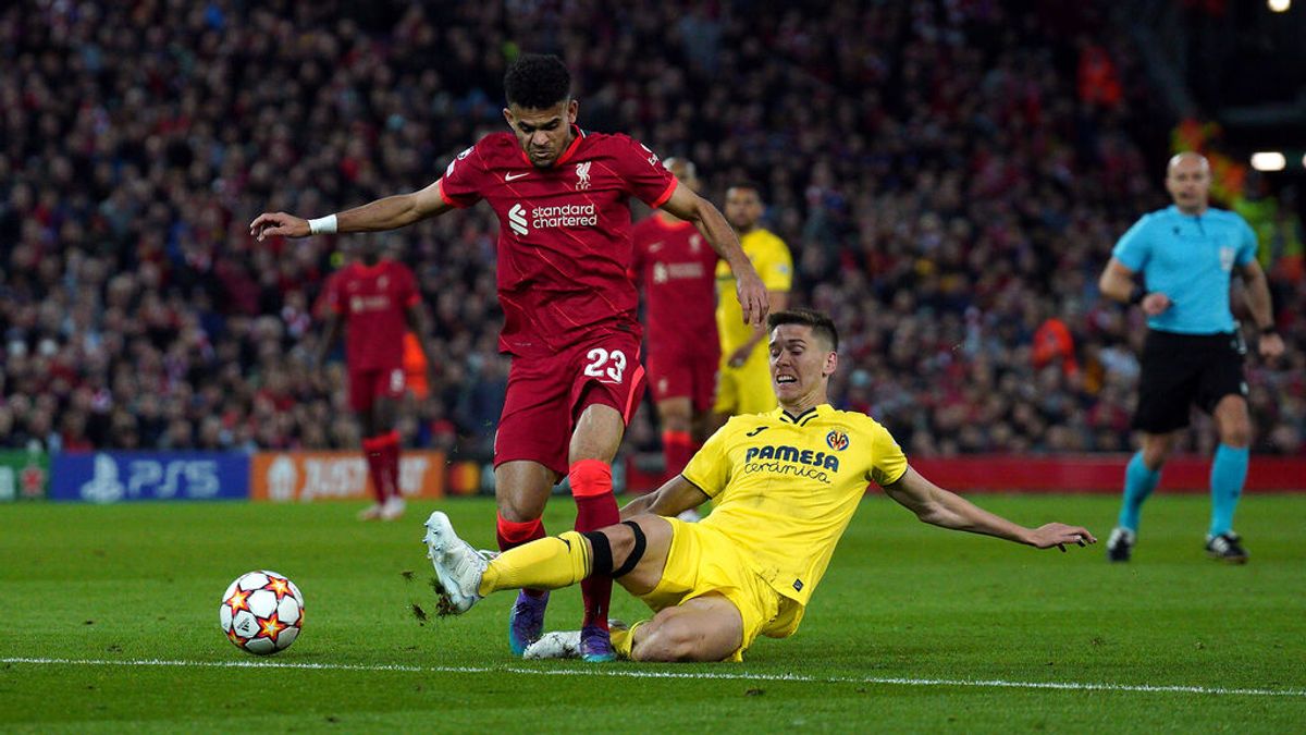 EuropaPress_4411298_27_april_2022_united_kingdom_liverpool_liverpools_luis_diaz_and_villarreals EuropaPress_4411298_27_april_2022_united_kingdom_liverpool_liverpools_luis_diaz_and_villarreals