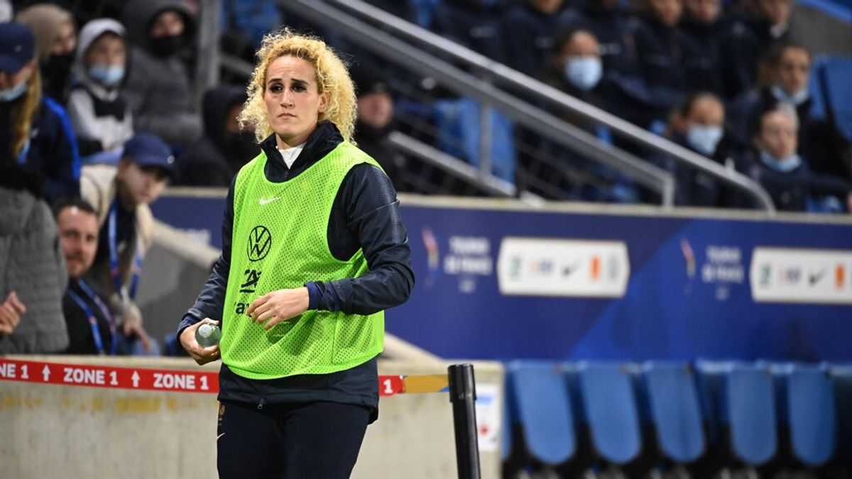 El PSG, tajante con Hamraoui: apartada de los entrenamientos tras el altercado con las compañeras El PSG, tajante con Hamraoui: apartada de los entrenamientos tras el altercado con las compañeras
