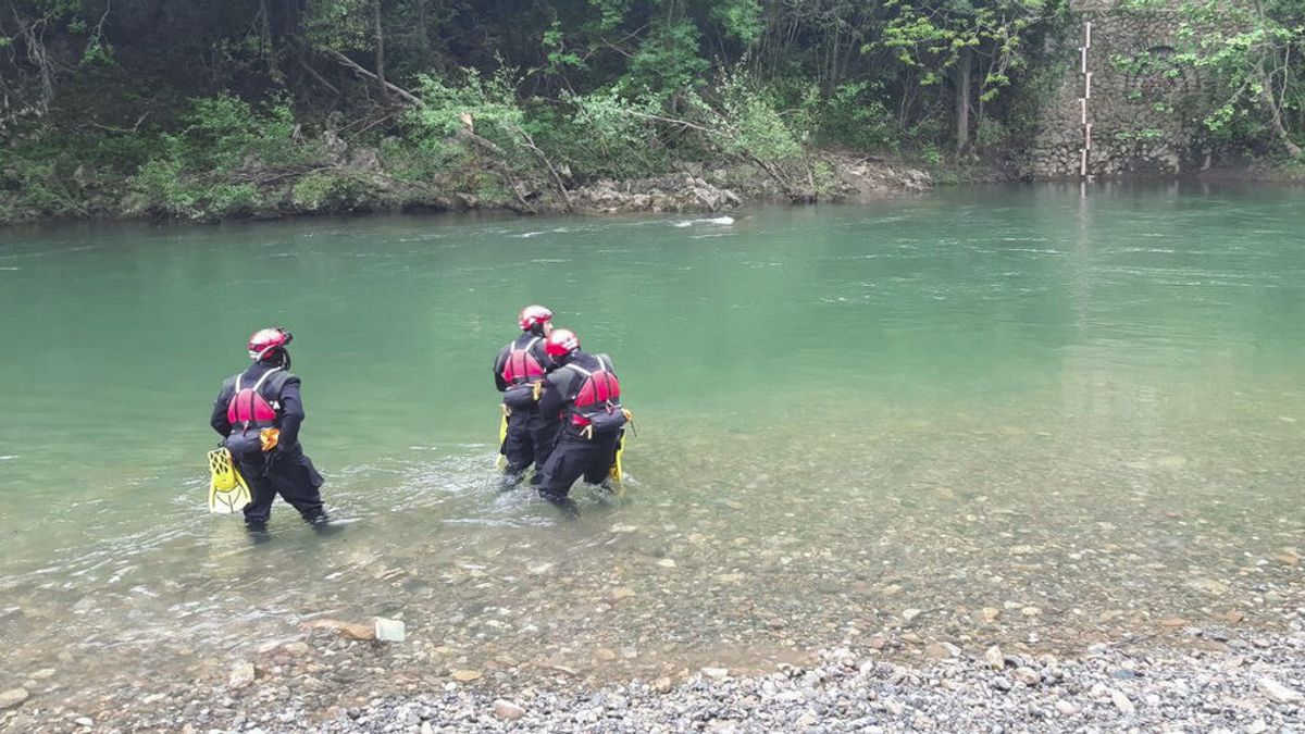 Buscan a un migrante desaparecido en el río Bidasoa cuando trataba de pasar a Francia Buscan a un migrante desaparecido en el río Bidasoa cuando trataba de pasar a Francia