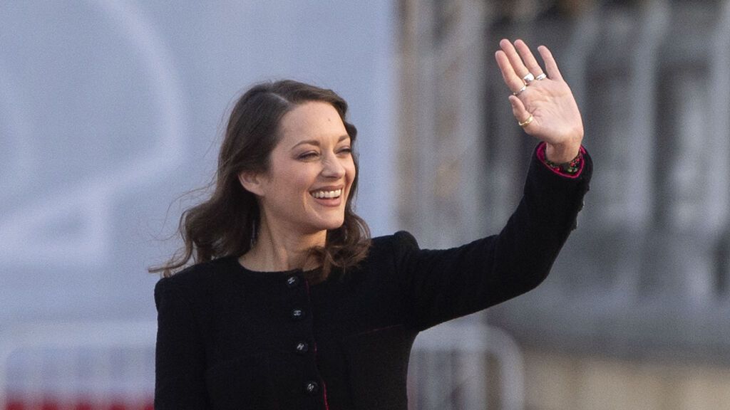 EuropaPress_3945495_actriz_marion_cotillard_premiere_pelicula_bigger_than_us_segundo_dia