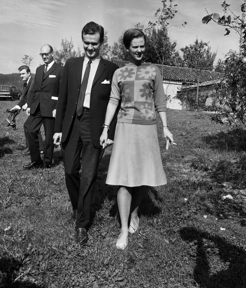 En 1967 se casó con un diplomático francés.