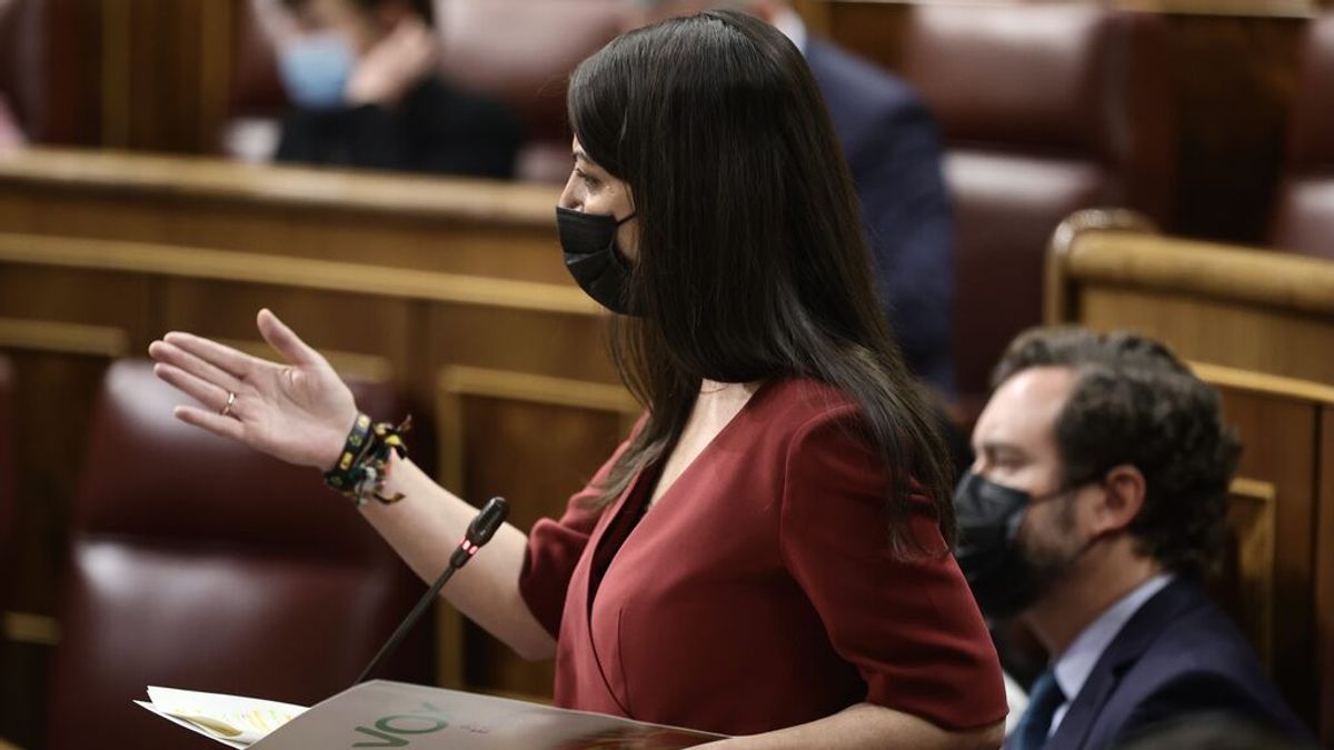 Olona acusa a Batet de "prostituir" el Congreso por dar entrada a ERC y Bildu en secretos oficiales Olona acusa a Batet de "prostituir" el Congreso por dar entrada a ERC y Bildu en secretos oficiales