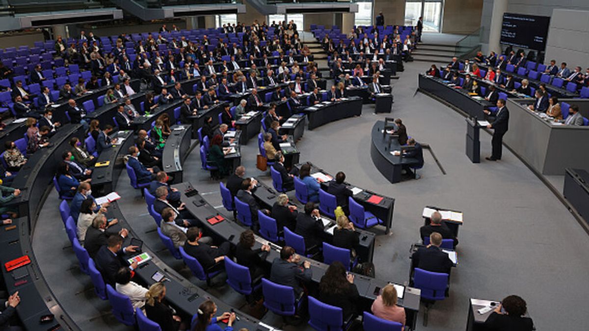 El parlamento alemán da luz verde para enviar armamento pesado a Ucrania