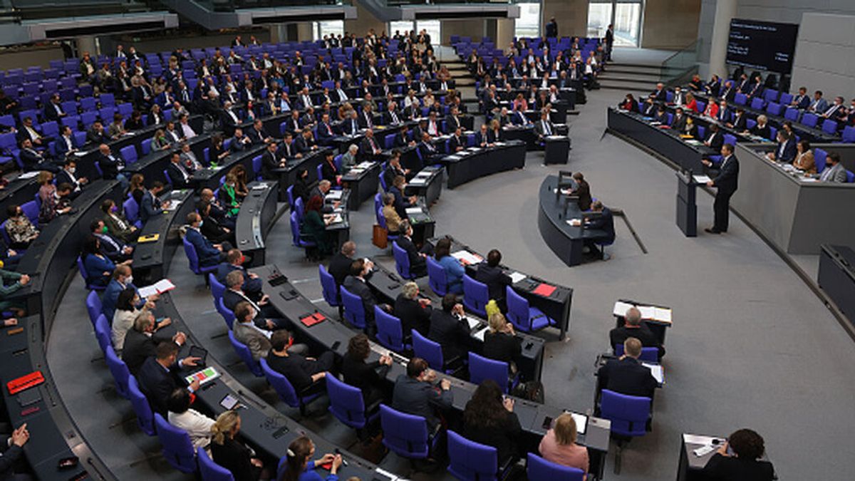 El parlamento alemán da luz verde para enviar armamento pesado a Ucrania El parlamento alemán da luz verde para enviar armamento pesado a Ucrania