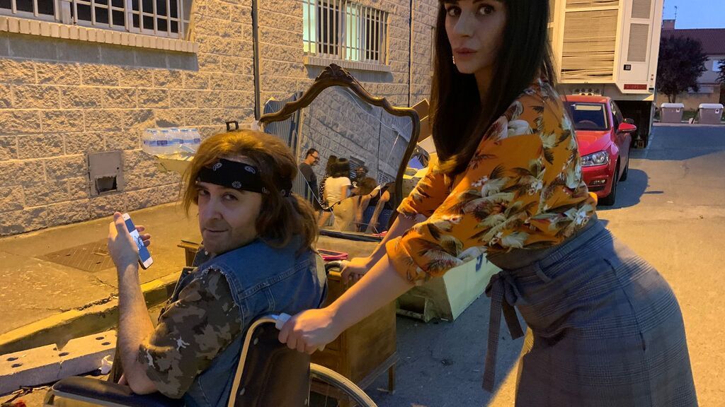 Miren Ibarguren y Carlos Areces, entre bambalinas en el rodaje de la temporada 12 de 'LQSA'