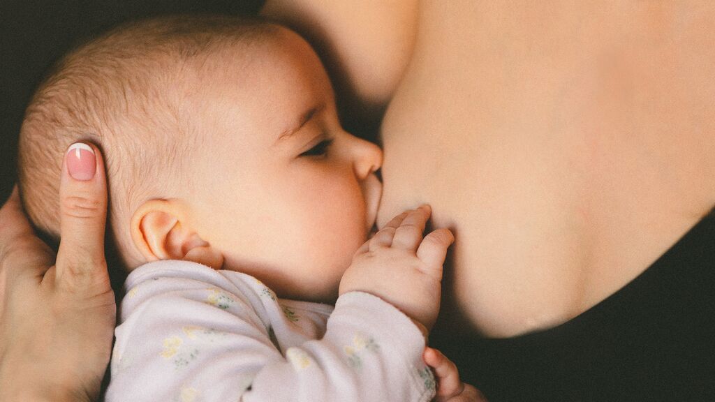 ¿En qué situaciones se aconseja dejar de dar el pecho al bebé?