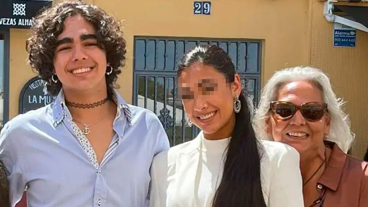 El nieto de Charo Vega, revelación queer: 19 años, estudiante de traducción y firme defensor de su abuela