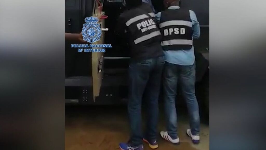 Un agente expulsado de la Policía, principal detenido por controlar la ruta africana de la cocaína