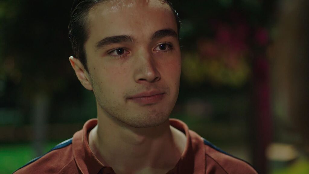 Hasan humilla a su madre ante Artemis