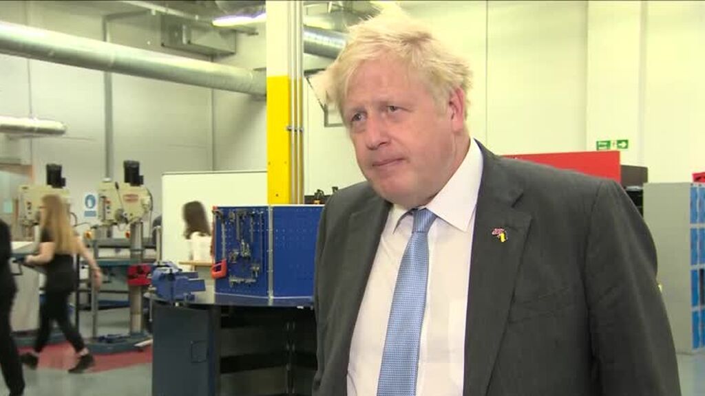 "Ver pornografía en el trabajo es inaceptable", dice Boris Johnson tras el escándalo de un diputado