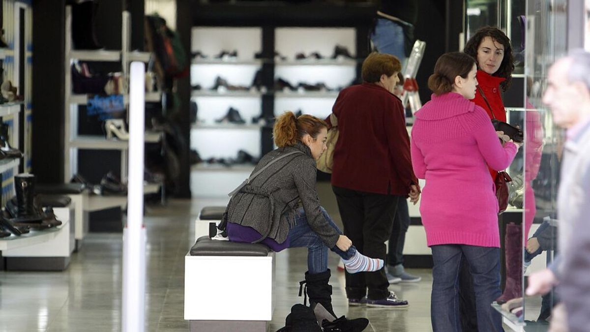 Las ventas del comercio minorista se desploman en marzo un 5,5%, la mayor caída en más de un año Las ventas del comercio minorista se desploman en marzo un 5,5%, la mayor caída en más de un año