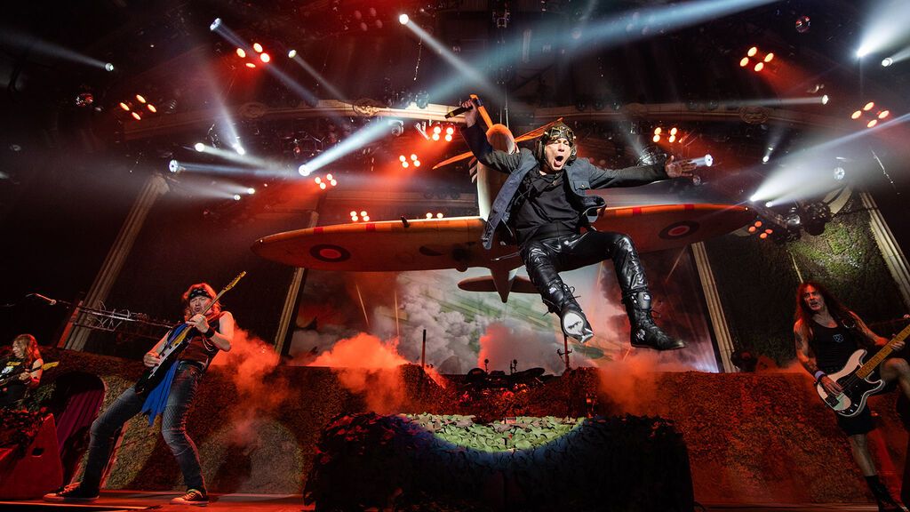 Iron Maiden en un concierto en Tallin.