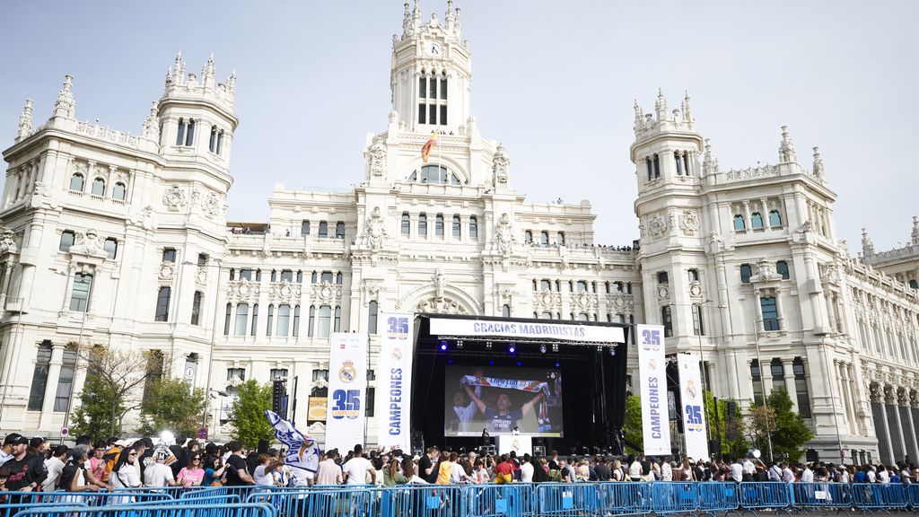 Los aficionados del Real Madrid celebran su título de Liga, en imágenes
