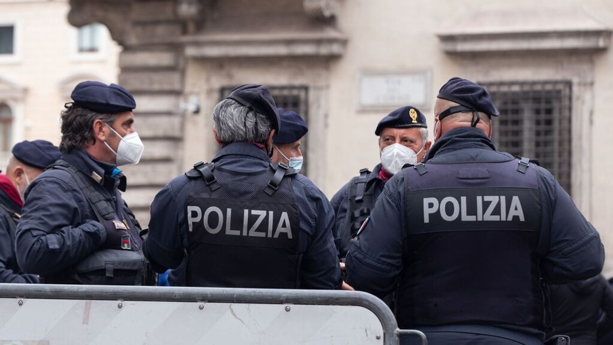 Un exprofesor universitario japonés asesina a su mujer enferma de COVID y se suicida con un 'harakiri' en Roma Un exprofesor universitario japonés asesina a su mujer enferma de COVID y se suicida con un 'harakiri' en Roma