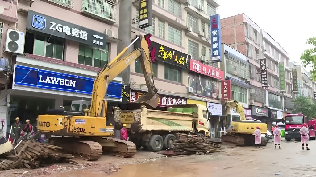 Una veintena de atrapados y 39 desaparecidos tras el colapso de un edificio en el centro de China