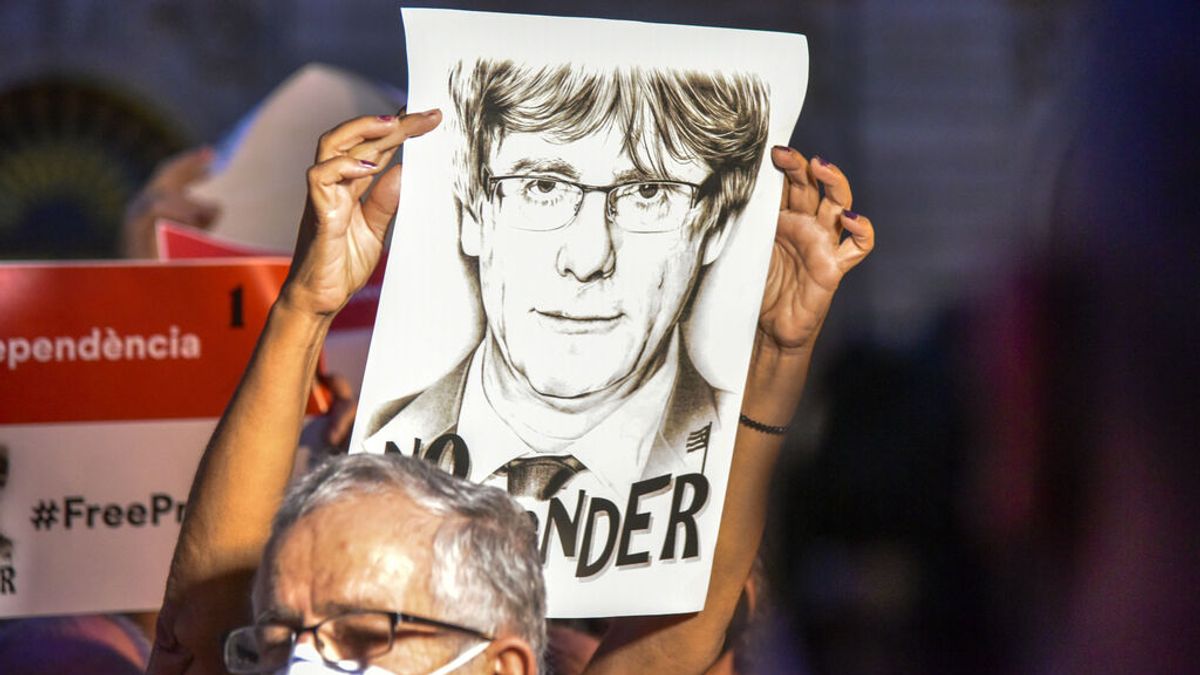 Puigdemont podría volver a España "protegido" por Europa para investigar el 'Catalangate' Puigdemont podría volver a España "protegido" por Europa para investigar el 'Catalangate'