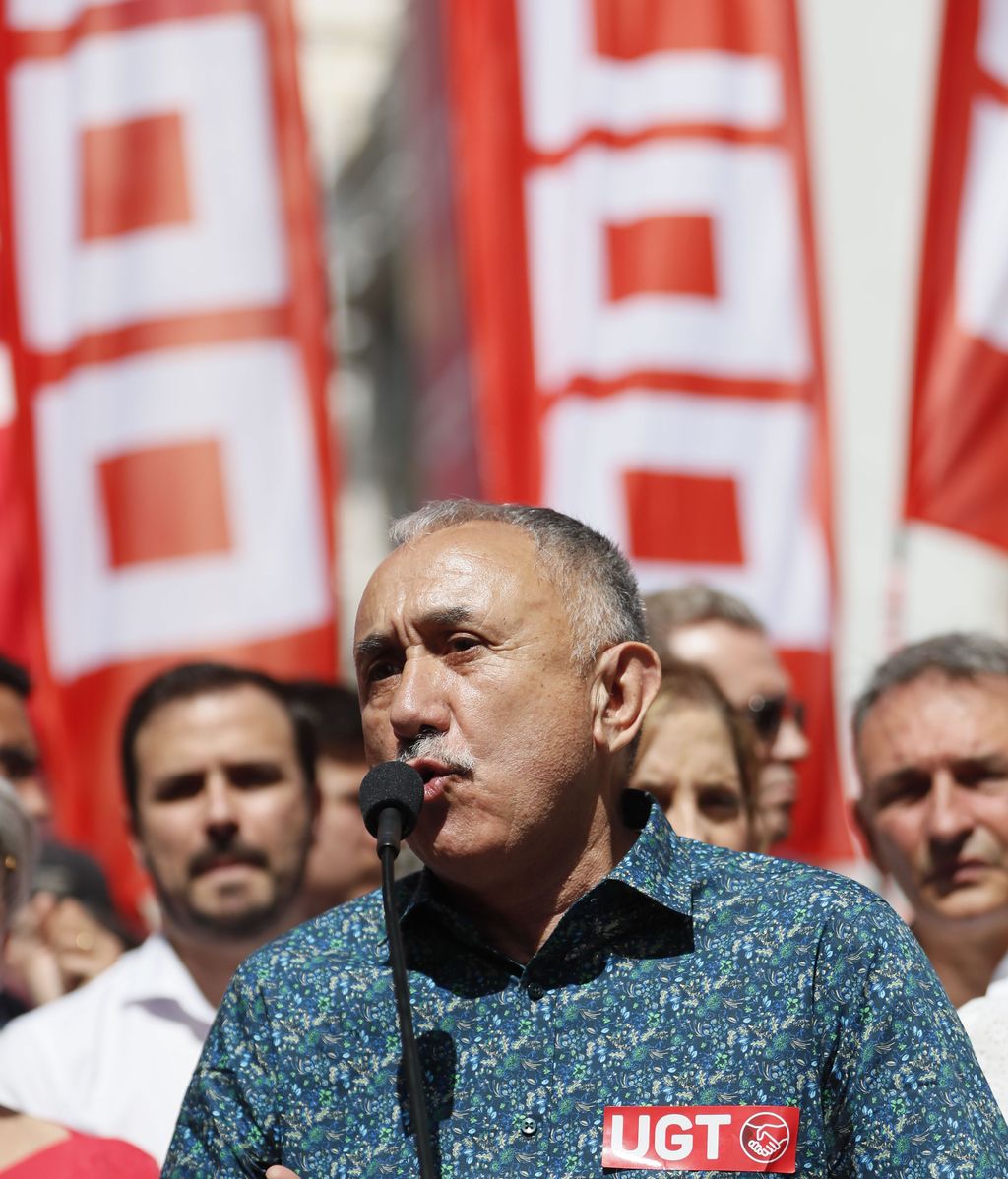 Arranca la manifestación del 1 de Mayo para pedir mejoras salariales, en imágenes