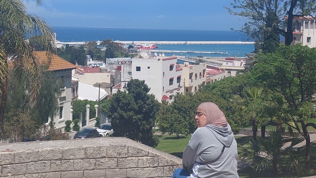 Vista del puerto de la ciudad de Tánger desde el bulevar Pasteur. Antonio Navarro Amuedo.