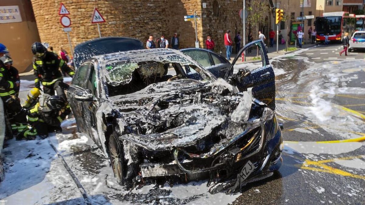 El incendio del coche del regidor del PP Josep Bou habría sido accidental y no provocado El incendio del coche del regidor del PP Josep Bou habría sido accidental y no provocado