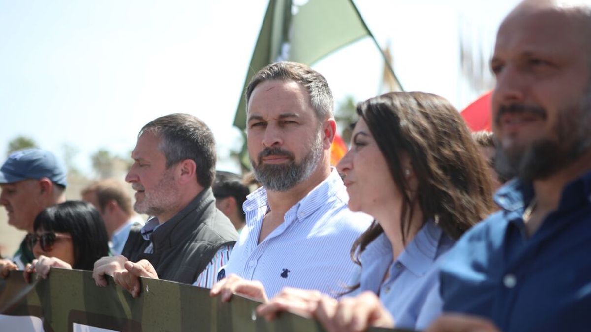 Abascal dice que "la España que madruga está con Vox" frente "a los sindicatos fake" Abascal dice que "la España que madruga está con Vox" frente "a los sindicatos fake"