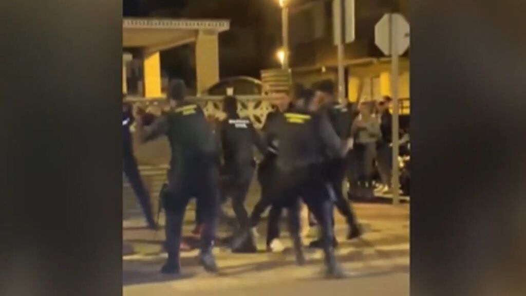 A puñetazos con la Guardia Civil: cuatro motoristas, detenidos por atentado a la autoridad en Jerez