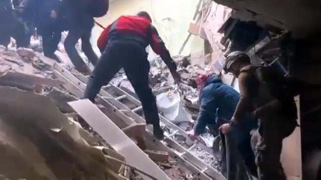Un centenar de evacuados de Azovstal