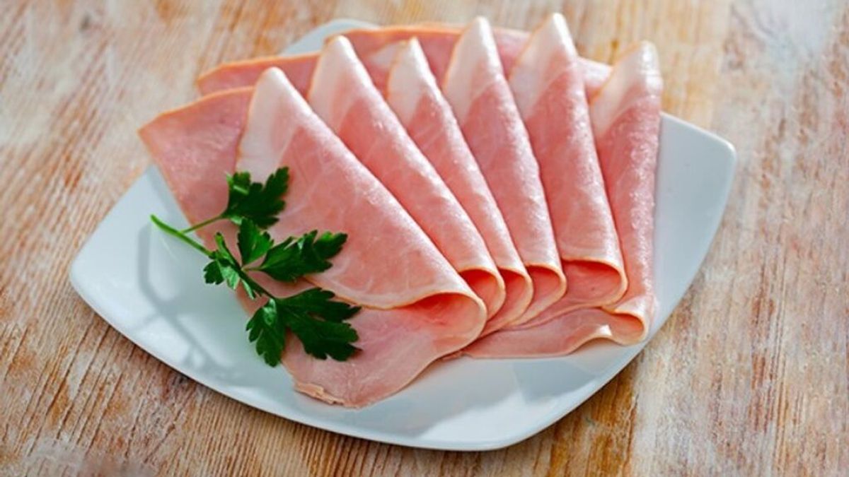 El jamón cocido se pasa de sal, según un informe de la OCU El jamón cocido se pasa de sal, según un informe de la OCU