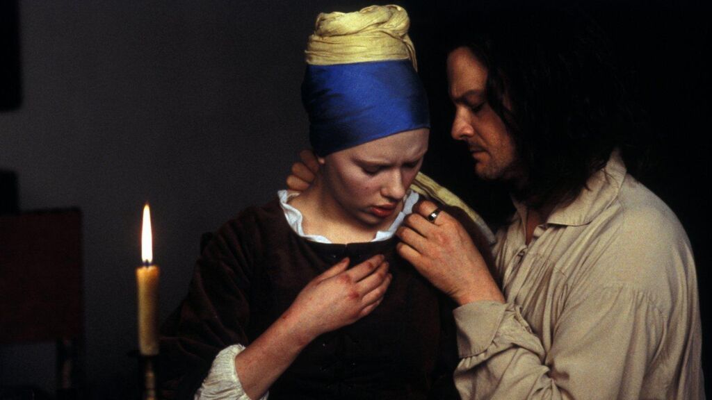 Scarlett Johansson y Colin Firth en la película 'Girl With a Pearl Earring', de 2003.