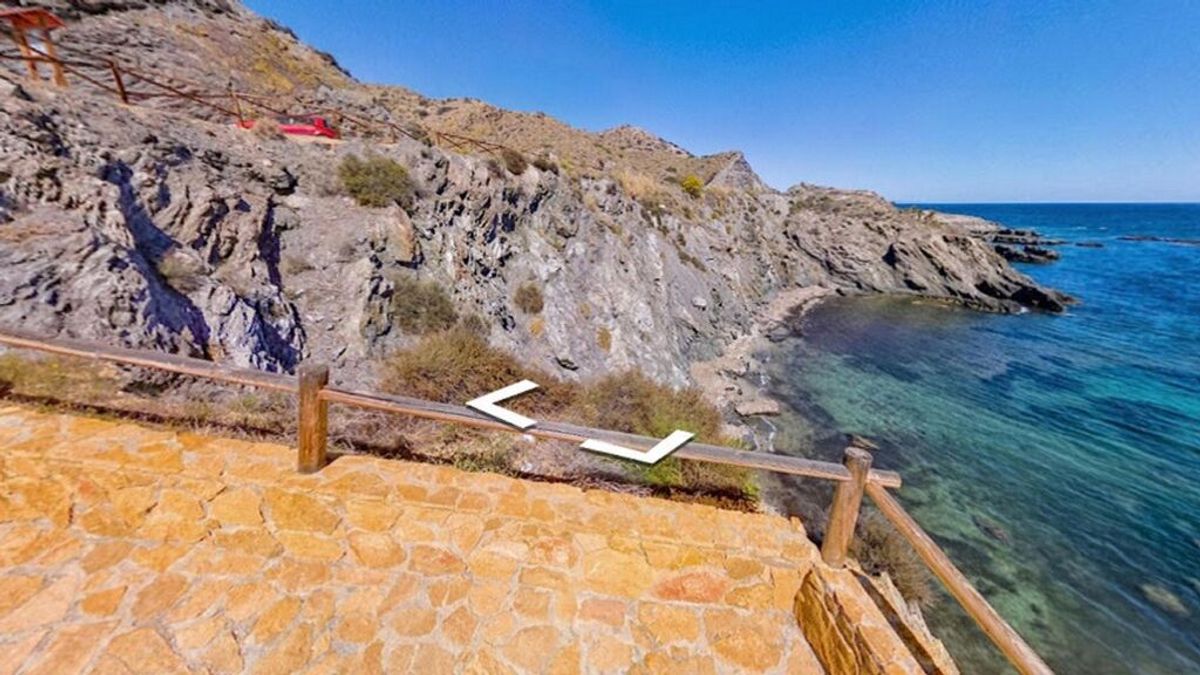 Caen por un barranco de 20 metros en Almería al intentar hacerse un 'selfie'
