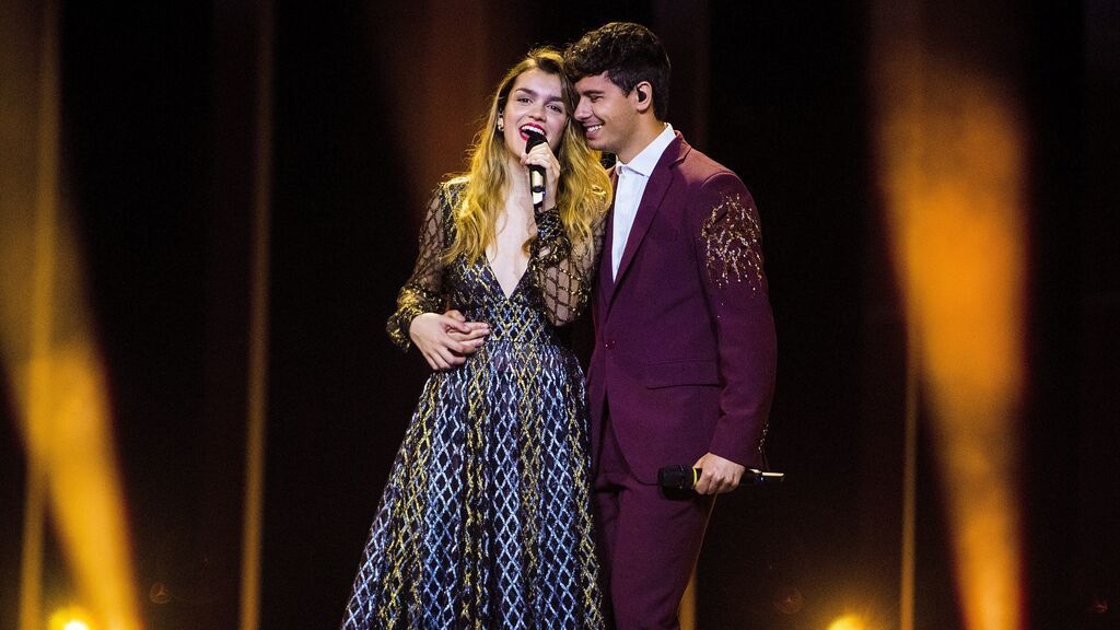 Amaia y Alfred interpretaron una bonita balada.