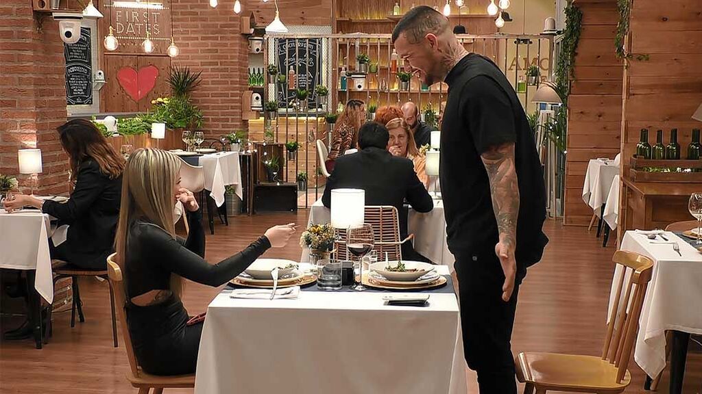 Pol se pone en pie ante la desconfianza de su cita en ‘First Dates’: “Te saco el tigre aquí mismo”